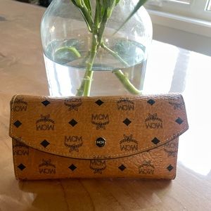 MCM wallet,90%new